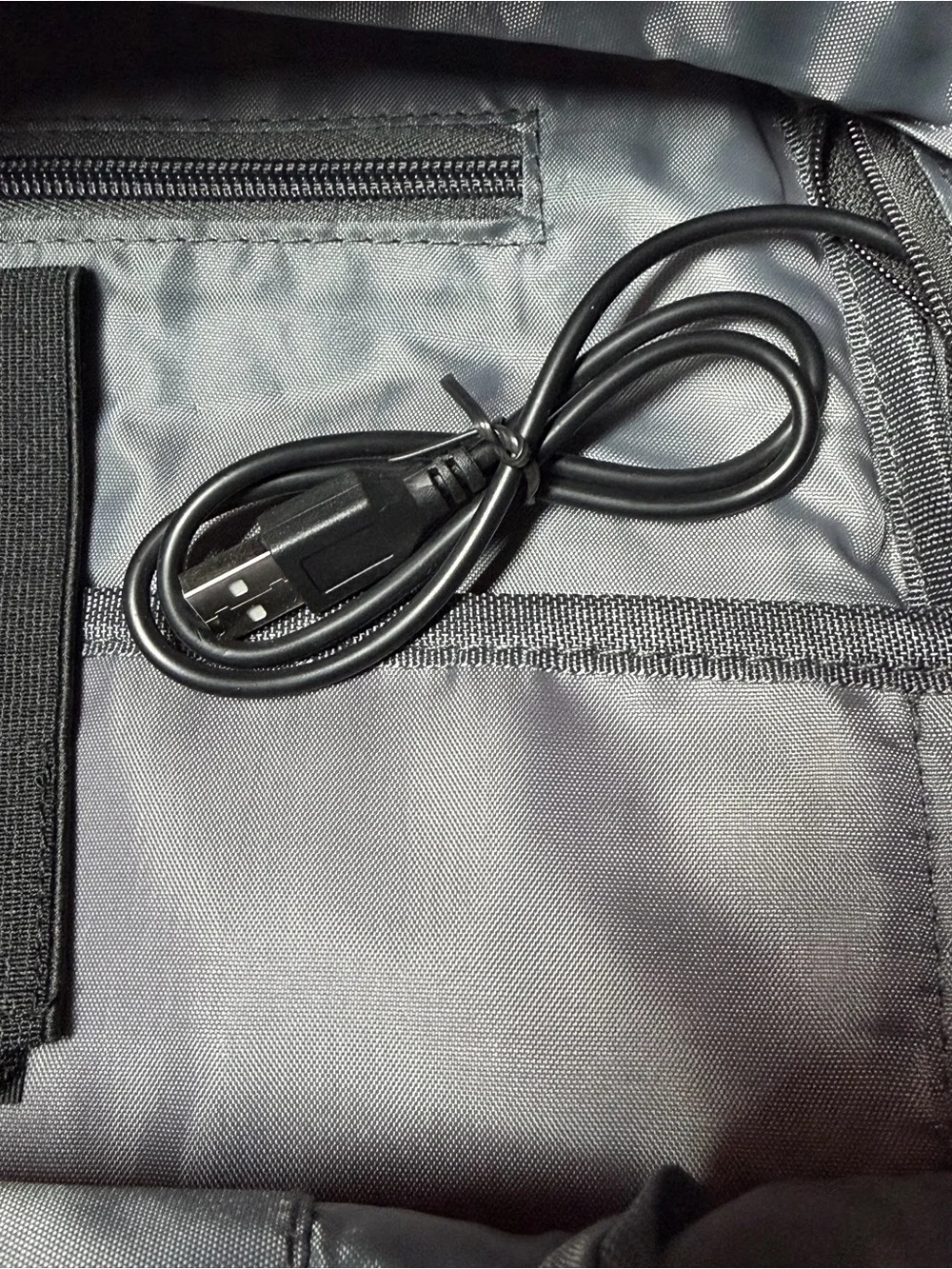 Gudui USB Silver Splatter Music Black Backpack